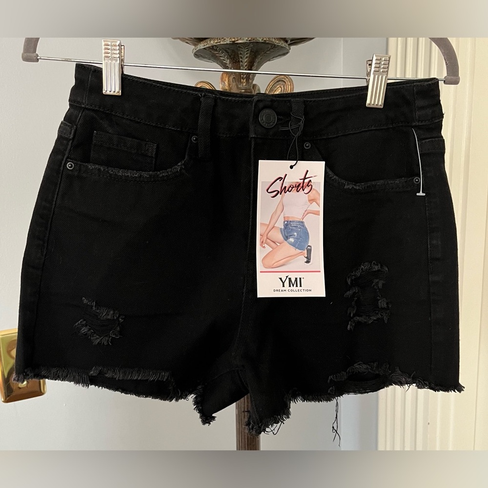 YMI Jean Shorts black size 7/28 NWT